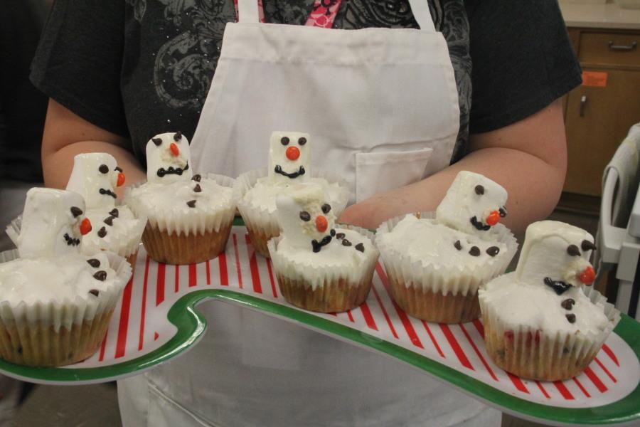 Melting Snowman Cupcakes by Team 2