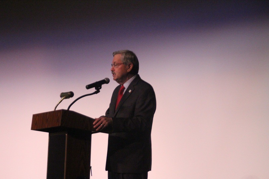 Governor Branstad speaks at 2015 Veterans Day Assembly at North High, Nov. 12.